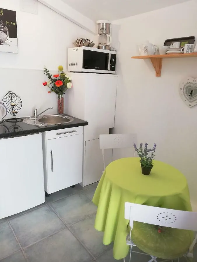 Villa Capitou Frejus Guest house